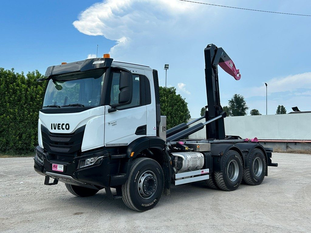 IVECO TRAKKER T-WAY AD380T NUOVO SCARRABILE - شاحنة ذات خطاف: صورة 1 IVECO TRAKKER T-WAY AD380T NUOVO SCARRABILE - شاحنة ذات خطاف: صورة 1