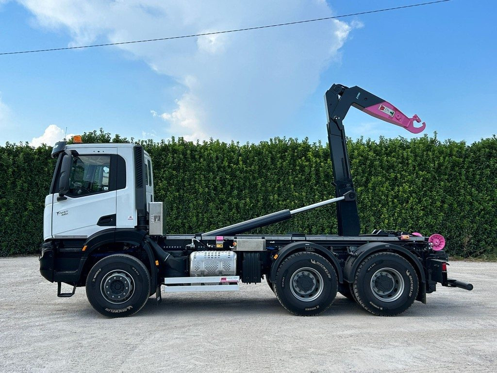 IVECO TRAKKER T-WAY AD380T NUOVO SCARRABILE - شاحنة ذات خطاف: صورة 2 IVECO TRAKKER T-WAY AD380T NUOVO SCARRABILE - شاحنة ذات خطاف: صورة 2
