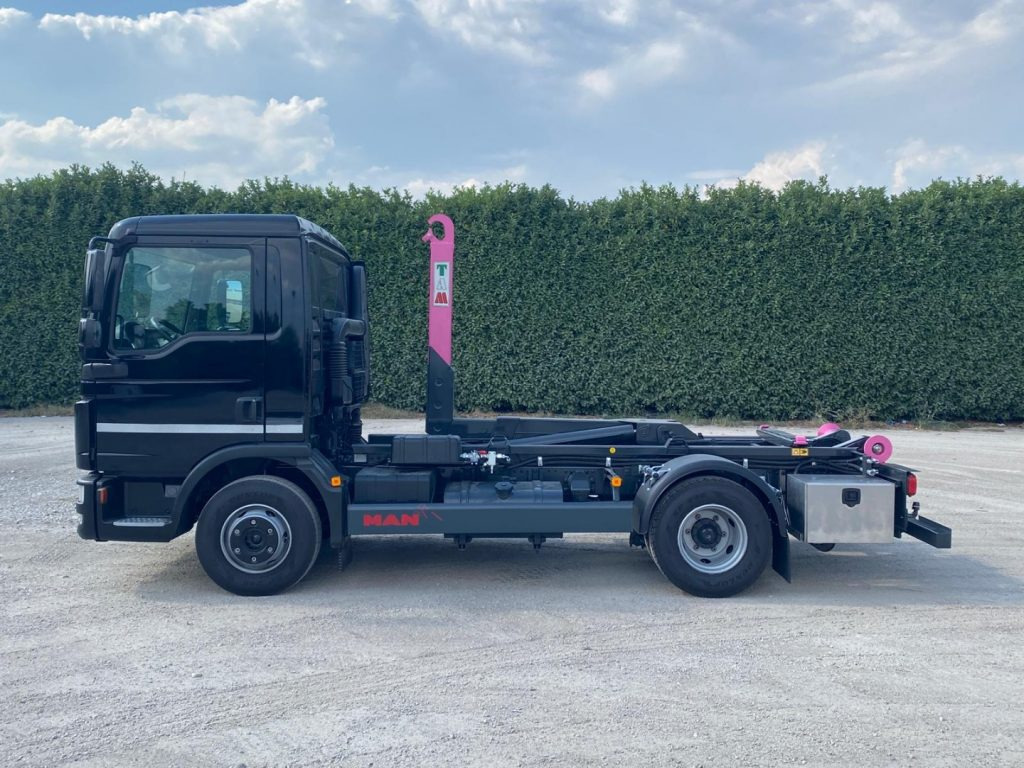 MAN TGL 12.220 CON SCARRABILE NUOVO - شاحنة ذات خطاف: صورة 3 MAN TGL 12.220 CON SCARRABILE NUOVO - شاحنة ذات خطاف: صورة 3