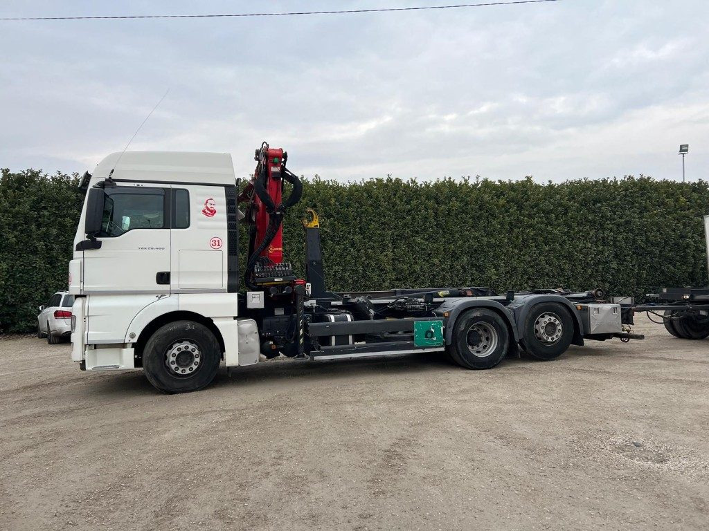 MAN TGX 26.480 SCARRABILE CON GRU - شاحنة ذات خطاف: صورة 3 MAN TGX 26.480 SCARRABILE CON GRU - شاحنة ذات خطاف: صورة 3