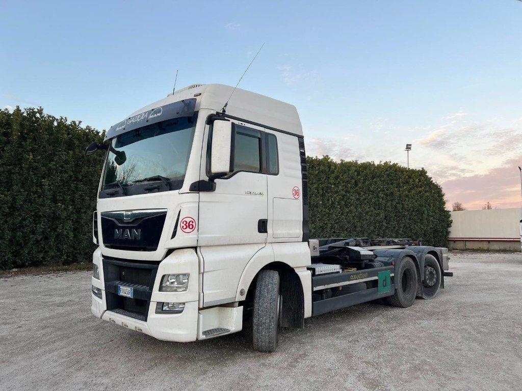 MAN TGX 26.480 USATO SCARRABILE - شاحنة ذات خطاف: صورة 1 MAN TGX 26.480 USATO SCARRABILE - شاحنة ذات خطاف: صورة 1