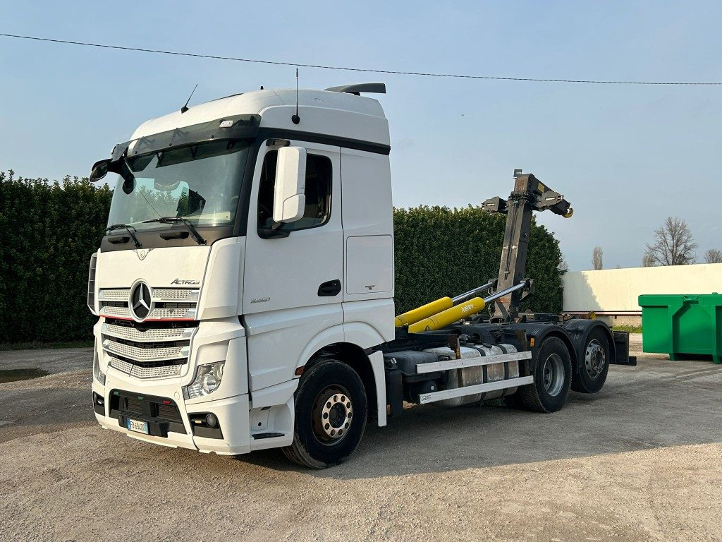 MERCEDES ACTROS 25.51 SCARRABILE - شاحنة ذات خطاف: صورة 1 MERCEDES ACTROS 25.51 SCARRABILE - شاحنة ذات خطاف: صورة 1