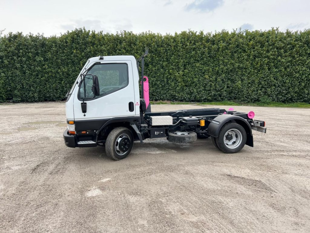 MITSUBISHI CANTER 3.0 SCARRABILE - شاحنة ذات خطاف: صورة 3 MITSUBISHI CANTER 3.0 SCARRABILE - شاحنة ذات خطاف: صورة 3