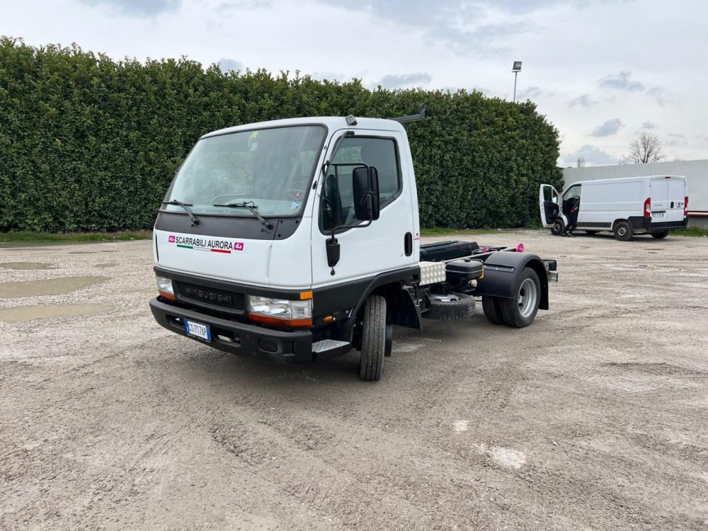 MITSUBISHI CANTER 3.0 SCARRABILE - شاحنة ذات خطاف: صورة 1 MITSUBISHI CANTER 3.0 SCARRABILE - شاحنة ذات خطاف: صورة 1