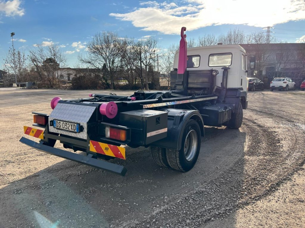 NISSAN 130/115 SCARRABILE - شاحنة ذات خطاف: صورة 4 NISSAN 130/115 SCARRABILE - شاحنة ذات خطاف: صورة 4