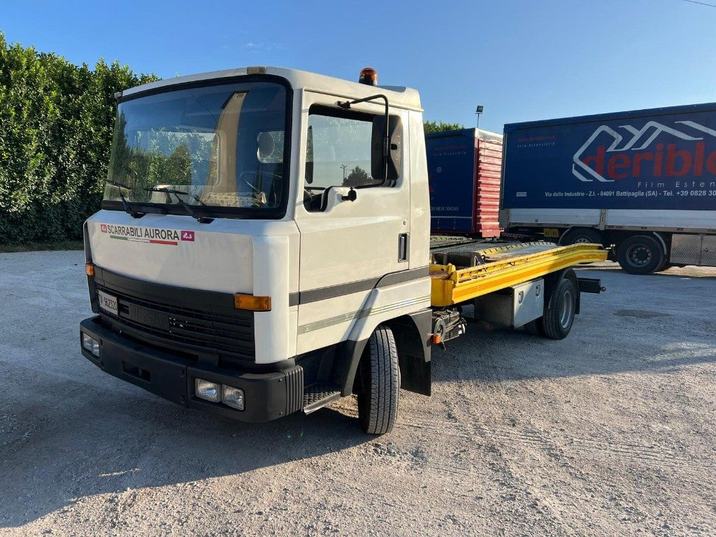 NISSAN M I L50 PER SOCCORSO STRADALE - شاحنة سحب: صورة 1 NISSAN M I L50 PER SOCCORSO STRADALE - شاحنة سحب: صورة 1