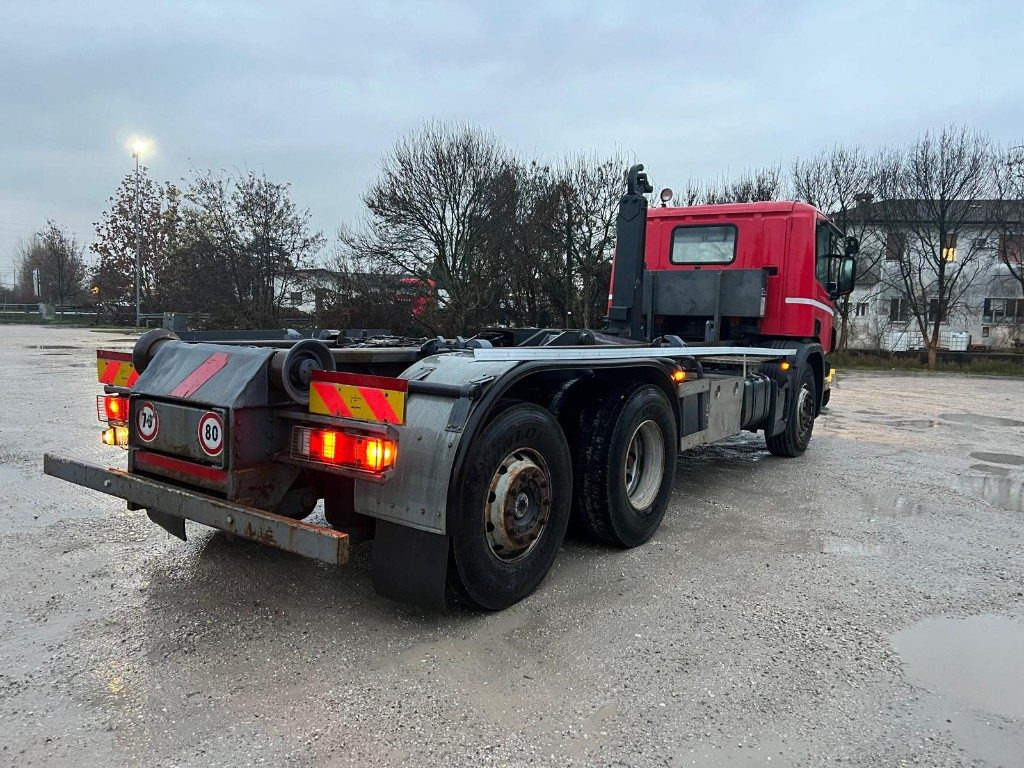 SCANIA CV P114 SCARRABILE 6X2 - شاحنة ذات خطاف: صورة 4 SCANIA CV P114 SCARRABILE 6X2 - شاحنة ذات خطاف: صورة 4