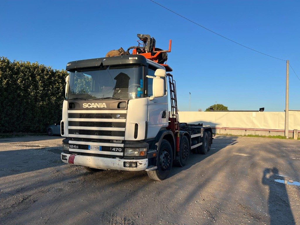 SCANIA CV R124 SCARRABILE CON GRU E POLIPO - شاحنة ذات خطاف: صورة 3 SCANIA CV R124 SCARRABILE CON GRU E POLIPO - شاحنة ذات خطاف: صورة 3