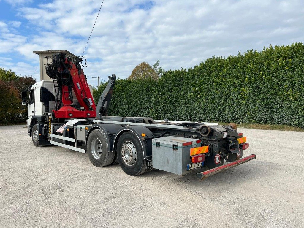 VOLVO FM11.450 SCARRABILE CON GRU - شاحنة ذات خطاف: صورة 3 VOLVO FM11.450 SCARRABILE CON GRU - شاحنة ذات خطاف: صورة 3