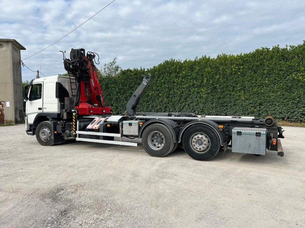 VOLVO FM11.450 SCARRABILE CON GRU - شاحنة ذات خطاف: صورة 2 VOLVO FM11.450 SCARRABILE CON GRU - شاحنة ذات خطاف: صورة 2