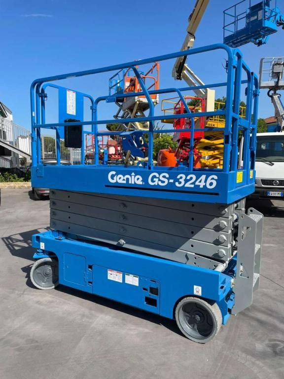 Genie GS-3246 - رافعة هيدروليكية مقصية: صورة 2 Genie GS-3246 - رافعة هيدروليكية مقصية: صورة 2