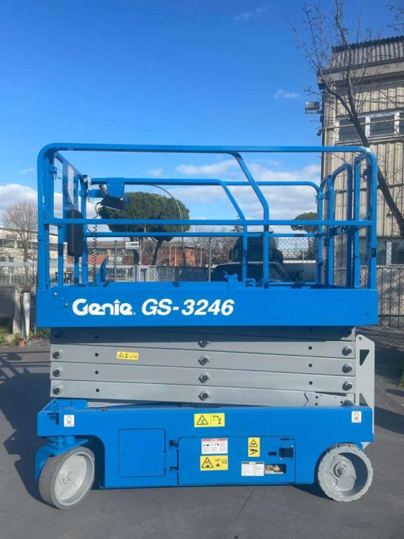 Genie GS-3246 - رافعة هيدروليكية مقصية: صورة 1 Genie GS-3246 - رافعة هيدروليكية مقصية: صورة 1