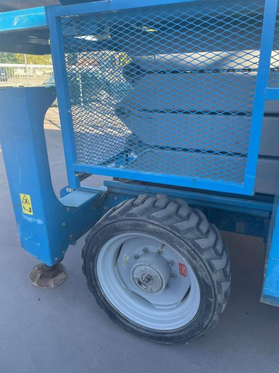 Genie GS-4390 - رافعة هيدروليكية مقصية: صورة 3 Genie GS-4390 - رافعة هيدروليكية مقصية: صورة 3