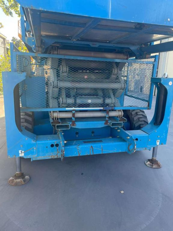 Genie GS-4390 - رافعة هيدروليكية مقصية: صورة 4 Genie GS-4390 - رافعة هيدروليكية مقصية: صورة 4