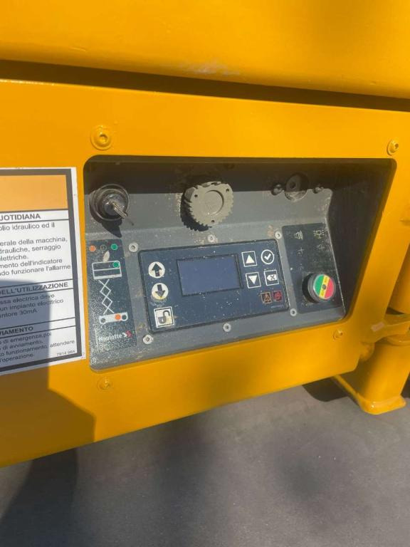 Haulotte OPTIMUM 8AC - رافعة هيدروليكية مقصية: صورة 4 Haulotte OPTIMUM 8AC - رافعة هيدروليكية مقصية: صورة 4