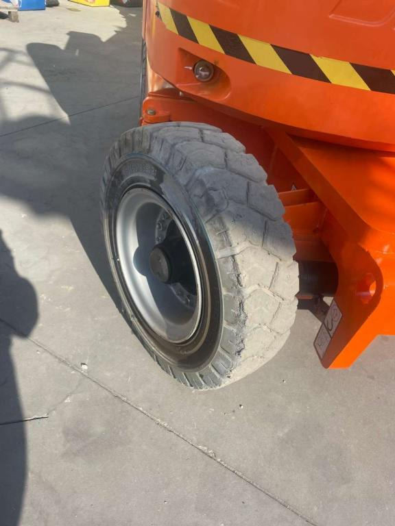 JLG E300AJP - شاحنة ذراع مفصلي: صورة 2 JLG E300AJP - شاحنة ذراع مفصلي: صورة 2