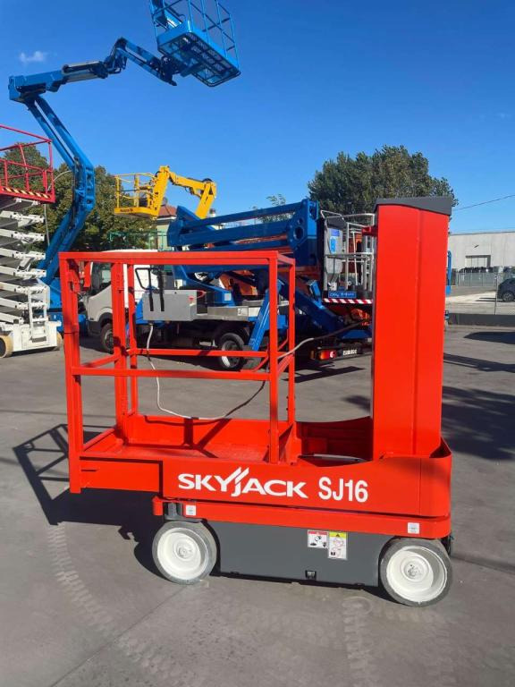 SkyJack SJ-16 - الرأسي رفع الصاري: صورة 1 SkyJack SJ-16 - الرأسي رفع الصاري: صورة 1