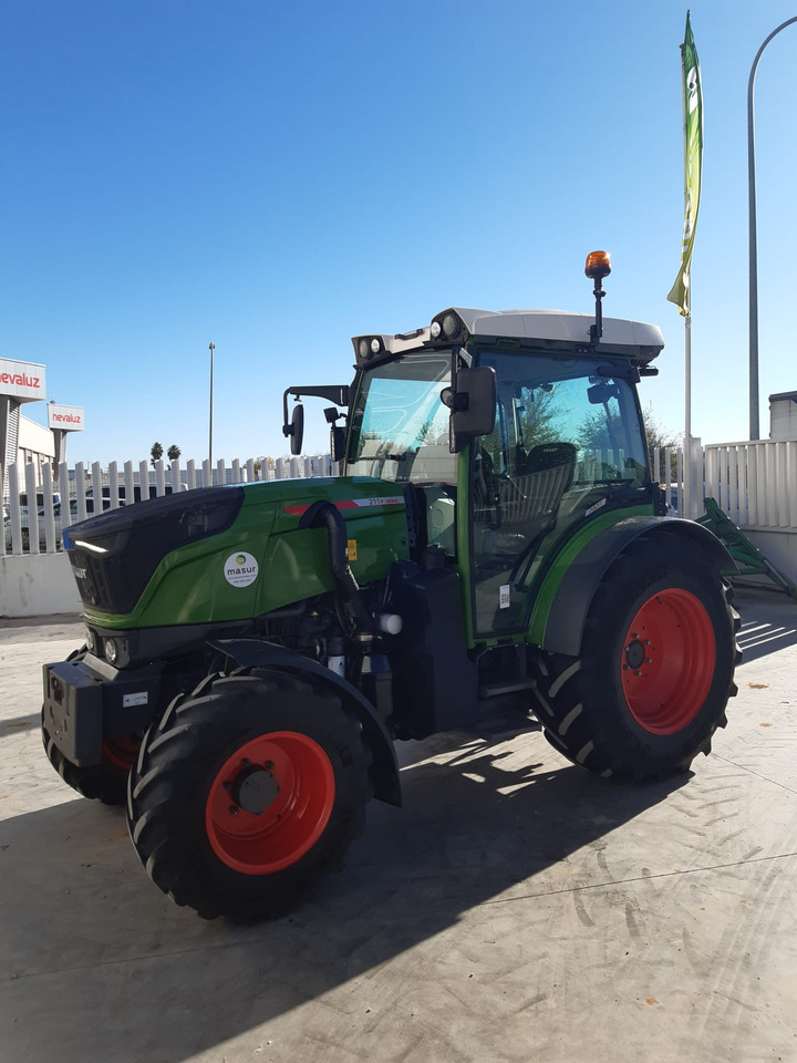 Fendt 211P - جرار: صورة 2 Fendt 211P - جرار: صورة 2
