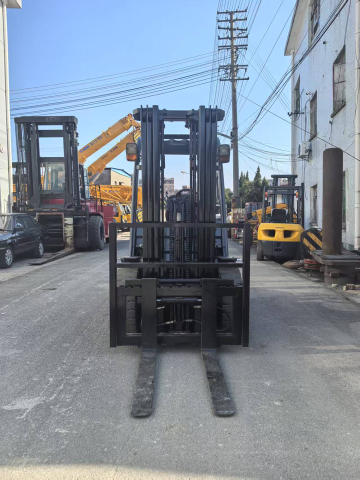 TOYOTA 8FD30 7FD30 FD50 FD100 Japan original 2.5ton 3Ton 3.5ton 5ton 7T 10t Used Diesel Forklift - رافعة شوكية ديزل: صورة 4 TOYOTA 8FD30 7FD30 FD50 FD100 Japan original 2.5ton 3Ton 3.5ton 5ton 7T 10t Used Diesel Forklift - رافعة شوكية ديزل: صورة 4