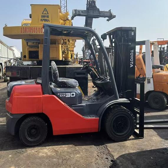 TOYOTA 8FD30 7FD30 FD50 FD100 Japan original 2.5ton 3Ton 3.5ton 5ton 7T 10t Used Diesel Forklift - رافعة شوكية ديزل: صورة 2 TOYOTA 8FD30 7FD30 FD50 FD100 Japan original 2.5ton 3Ton 3.5ton 5ton 7T 10t Used Diesel Forklift - رافعة شوكية ديزل: صورة 2