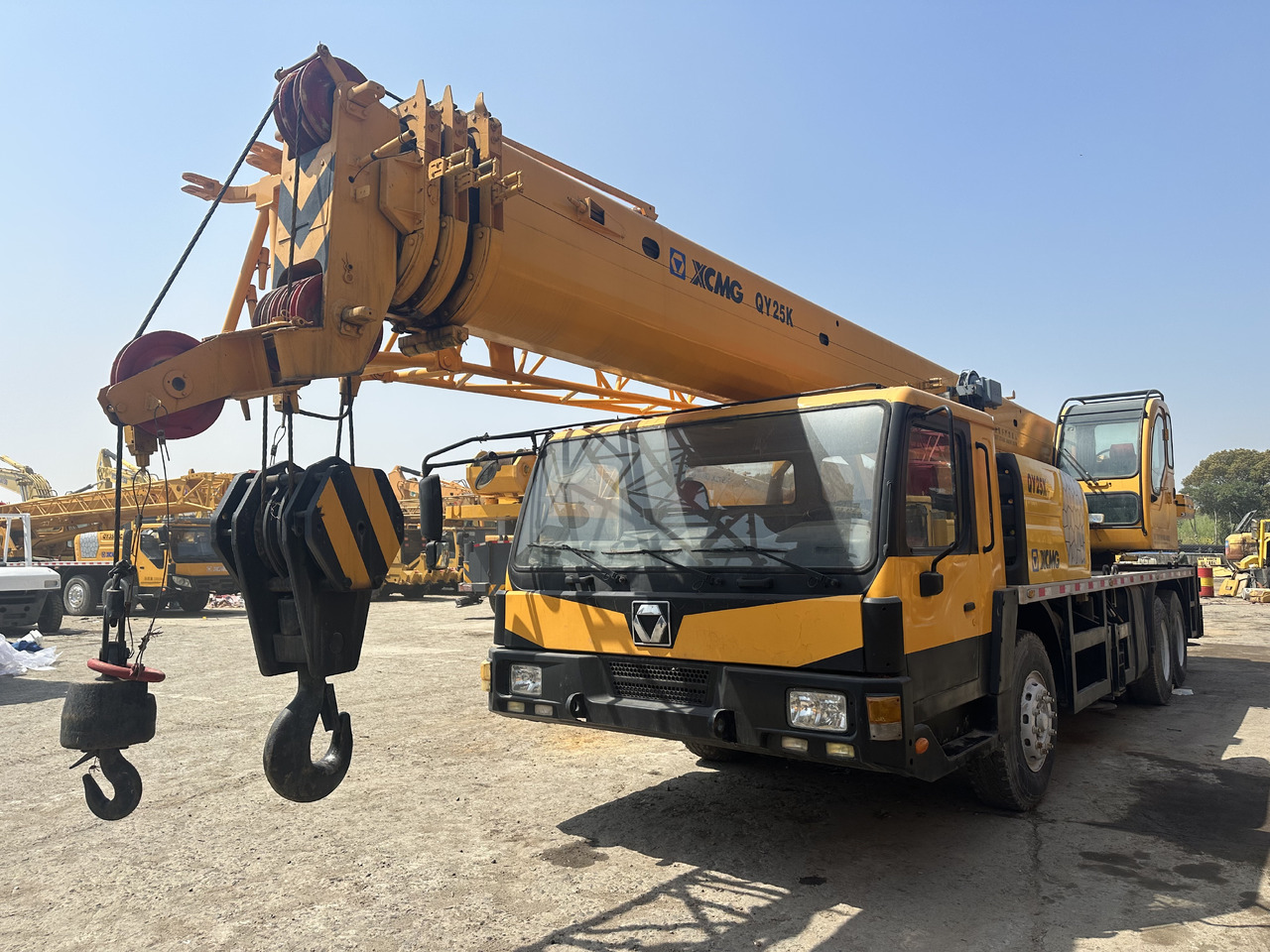 XCMG QY25K 25 ton truck crane - موبايل كرين: صورة 1 XCMG QY25K 25 ton truck crane - موبايل كرين: صورة 1