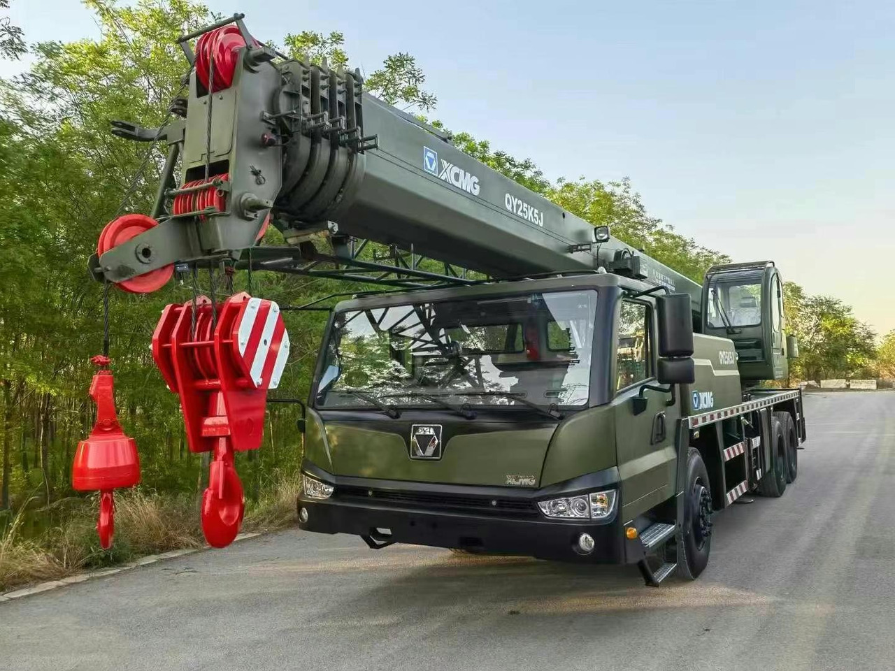 XCMG QY25K5-1 25 ton truck crane - موبايل كرين: صورة 1 XCMG QY25K5-1 25 ton truck crane - موبايل كرين: صورة 1