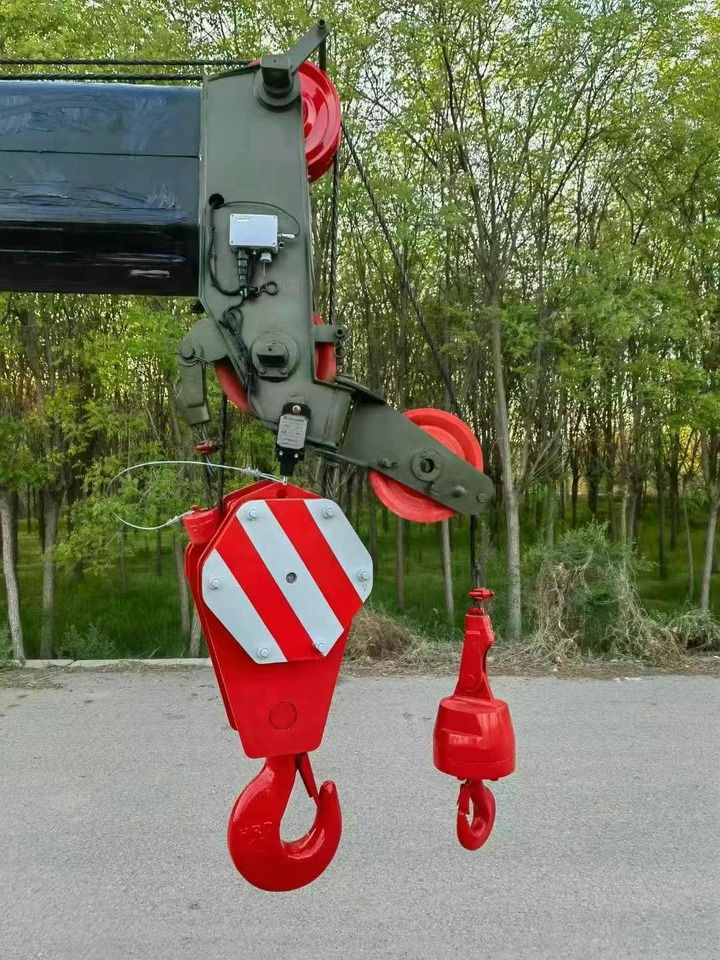 موبايل كرين XCMG QY25K5-1 25 ton truck crane: صورة 17