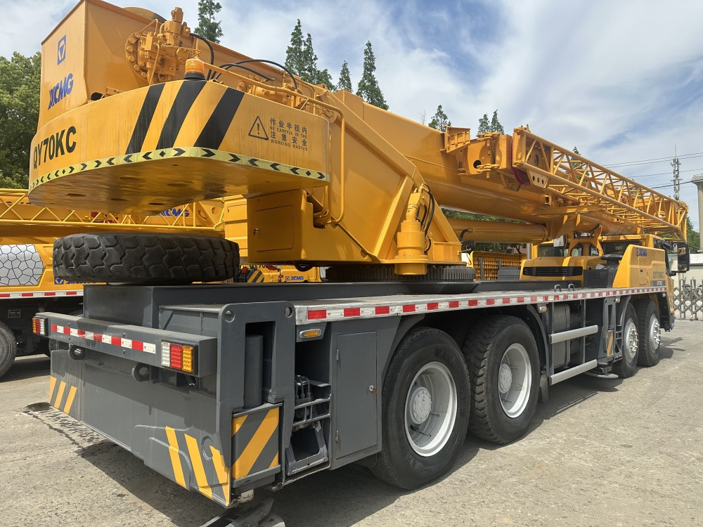 XCMG qy70kc xct75 qy75kc 70ton 75 ton 80 ton 85 ton 90 ton 100 ton 110 ton 130 ton truck crane - موبايل كرين: صورة 4 XCMG qy70kc xct75 qy75kc 70ton 75 ton 80 ton 85 ton 90 ton 100 ton 110 ton 130 ton truck crane - موبايل كرين: صورة 4