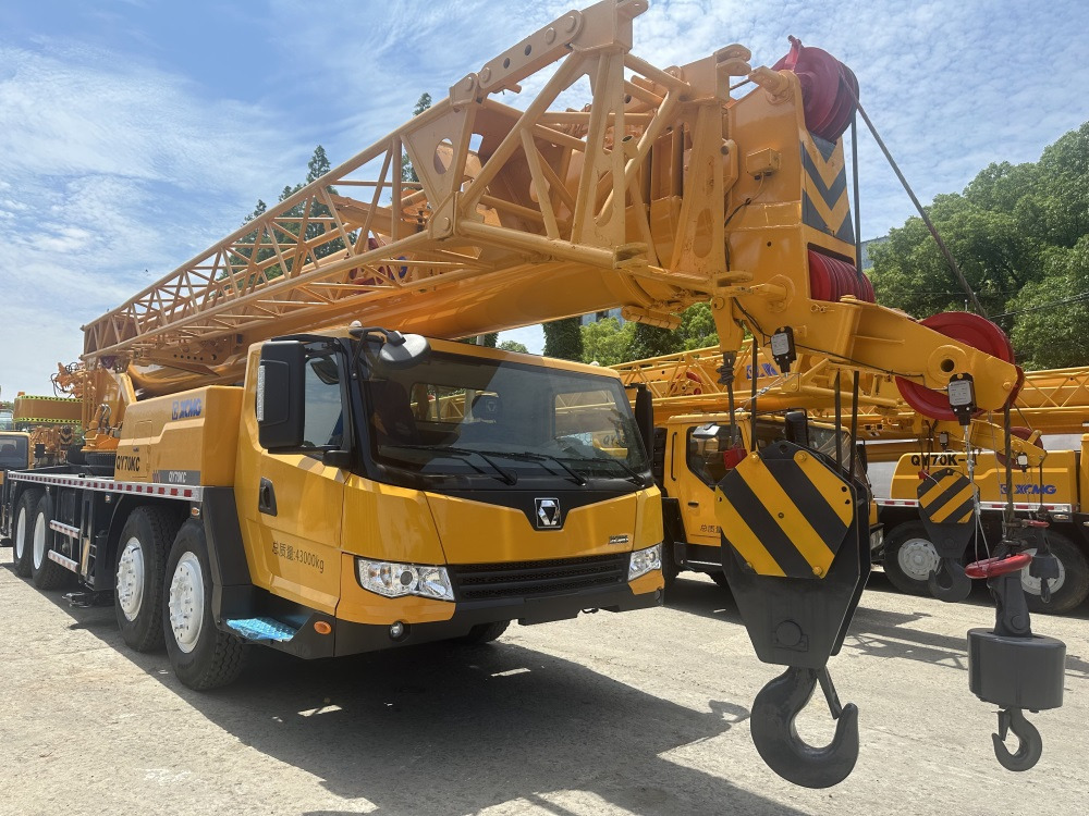 XCMG qy70kc xct75 qy75kc 75 ton truck crane - موبايل كرين: صورة 2 XCMG qy70kc xct75 qy75kc 75 ton truck crane - موبايل كرين: صورة 2