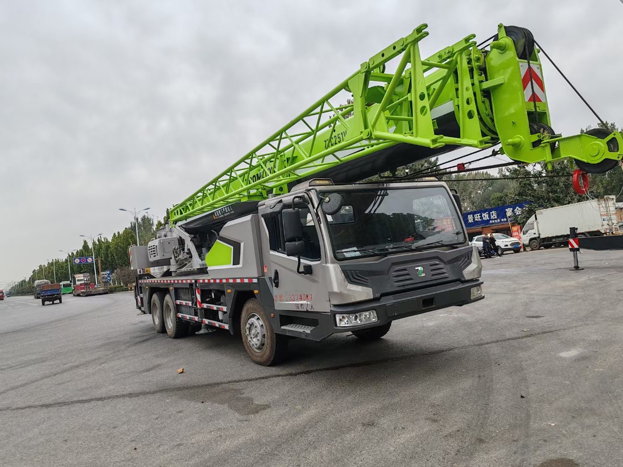 ZOOMLION ZTC251V 25 TON TRUCK CRANE - موبايل كرين: صورة 2 ZOOMLION ZTC251V 25 TON TRUCK CRANE - موبايل كرين: صورة 2
