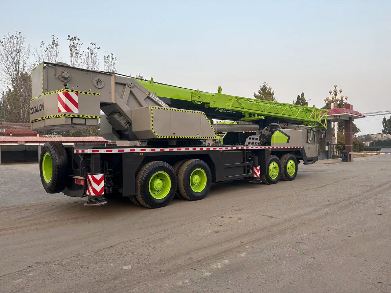 ZOOMLION ZTC700V QY70V 70 ton 80 ton 90 ton 100 ton 110 ton 120 ton used truck crane - موبايل كرين: صورة 4 ZOOMLION ZTC700V QY70V 70 ton 80 ton 90 ton 100 ton 110 ton 120 ton used truck crane - موبايل كرين: صورة 4