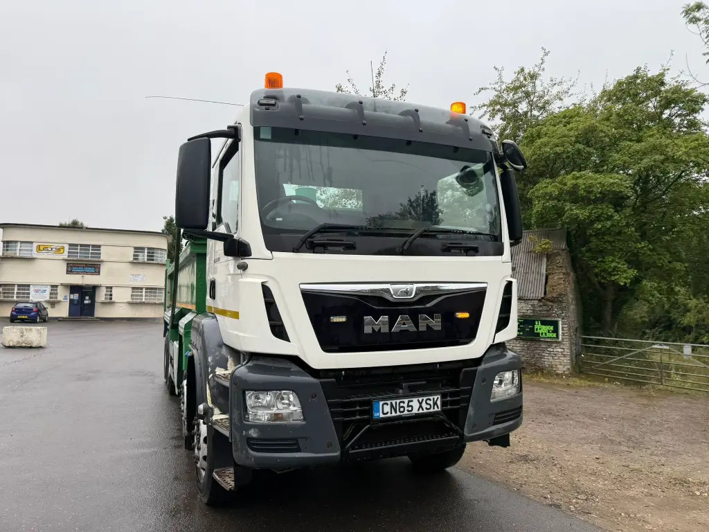 MAN TGS 35.400 8x4 Tipper (XSK) - شاحنة قلاب: صورة 2 MAN TGS 35.400 8x4 Tipper (XSK) - شاحنة قلاب: صورة 2