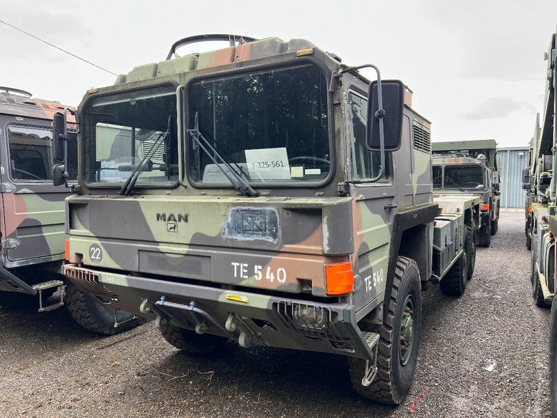 MAN KAT 25.422DFAEG 6X6 CABIN CHASSIS - TWIST LOCKS SYSTEM - شاحنة: صورة 1 MAN KAT 25.422DFAEG 6X6 CABIN CHASSIS - TWIST LOCKS SYSTEM - شاحنة: صورة 1