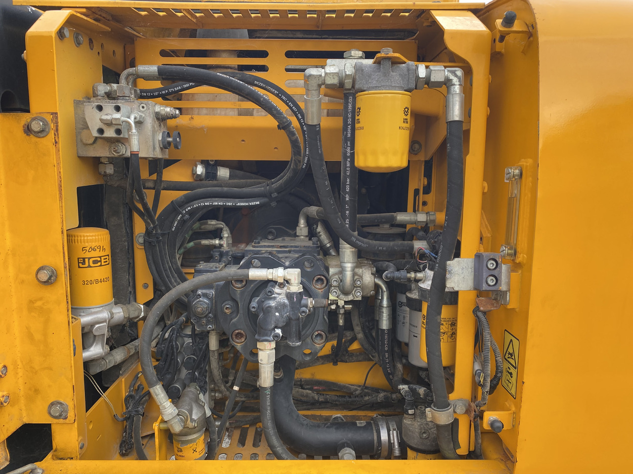 حفار زحاف JCB JS 210: صورة 16