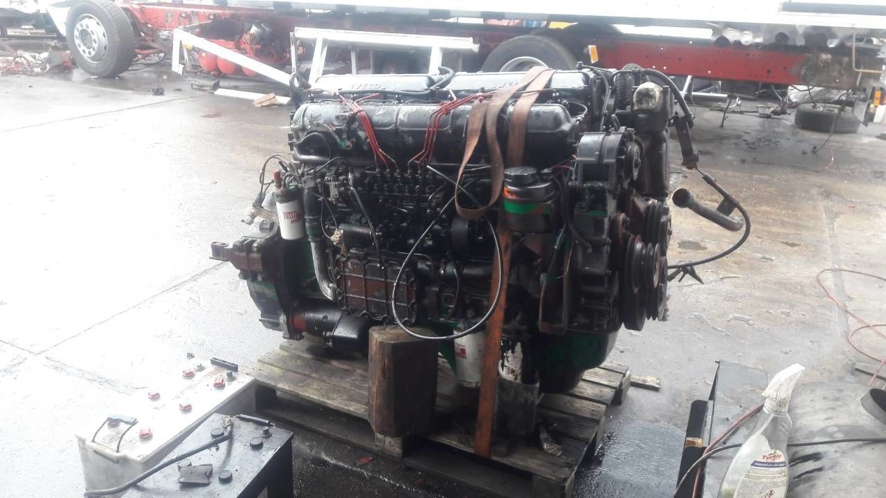 IVECO 8210.42L IVECO Magirus 420 - محرك - شاحنة: صورة 3 IVECO 8210.42L IVECO Magirus 420 - محرك - شاحنة: صورة 3