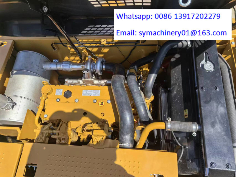 حفار زحاف Caterpillar 320D2: صورة 8