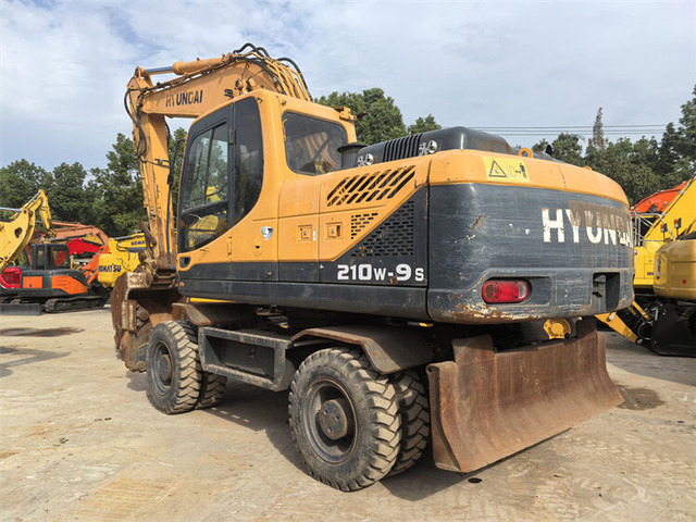 Hyundai R210W-9S - حفارة دولاب: صورة 3 Hyundai R210W-9S - حفارة دولاب: صورة 3