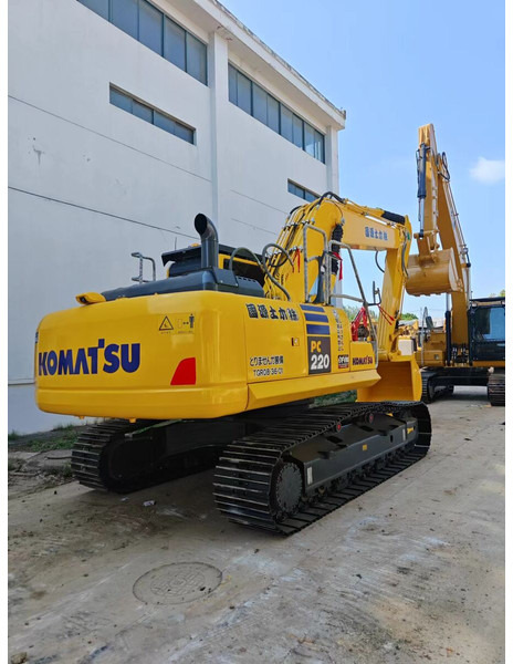 Komatsu PC220-8 - حفار زحاف: صورة 1 Komatsu PC220-8 - حفار زحاف: صورة 1