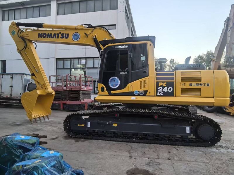 Komatsu PC240LC-8 - حفار زحاف: صورة 5 Komatsu PC240LC-8 - حفار زحاف: صورة 5