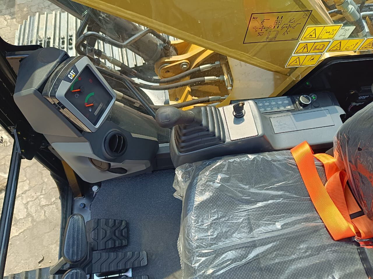 New Caterpillar 320D3GC tracked excavator - حفار زحاف: صورة 4 New Caterpillar 320D3GC tracked excavator - حفار زحاف: صورة 4