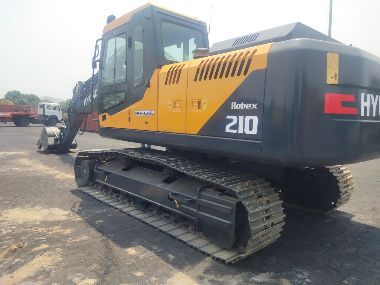 New Hyundai R210 tracked excavator - حفار زحاف: صورة 3 New Hyundai R210 tracked excavator - حفار زحاف: صورة 3