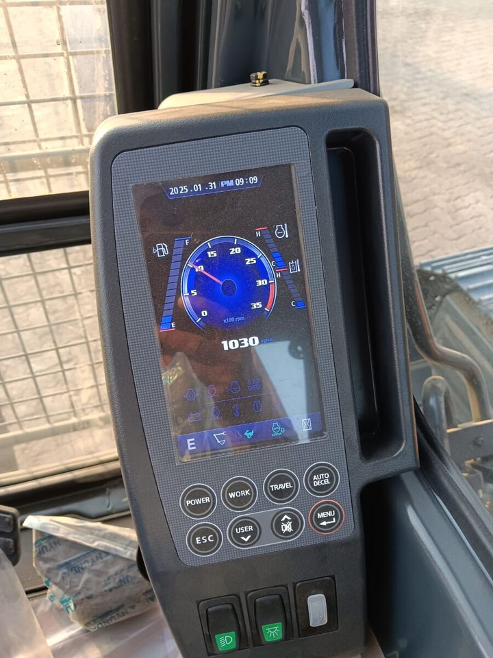 New Hyundai R215L tracked excavator - حفار زحاف: صورة 2 New Hyundai R215L tracked excavator - حفار زحاف: صورة 2