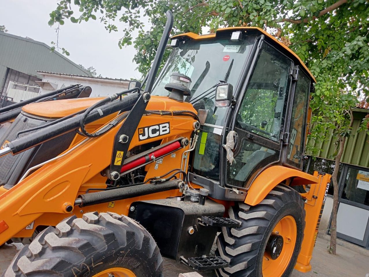 New JCB 3CX backhoe loader - جرافة حفار: صورة 2 New JCB 3CX backhoe loader - جرافة حفار: صورة 2