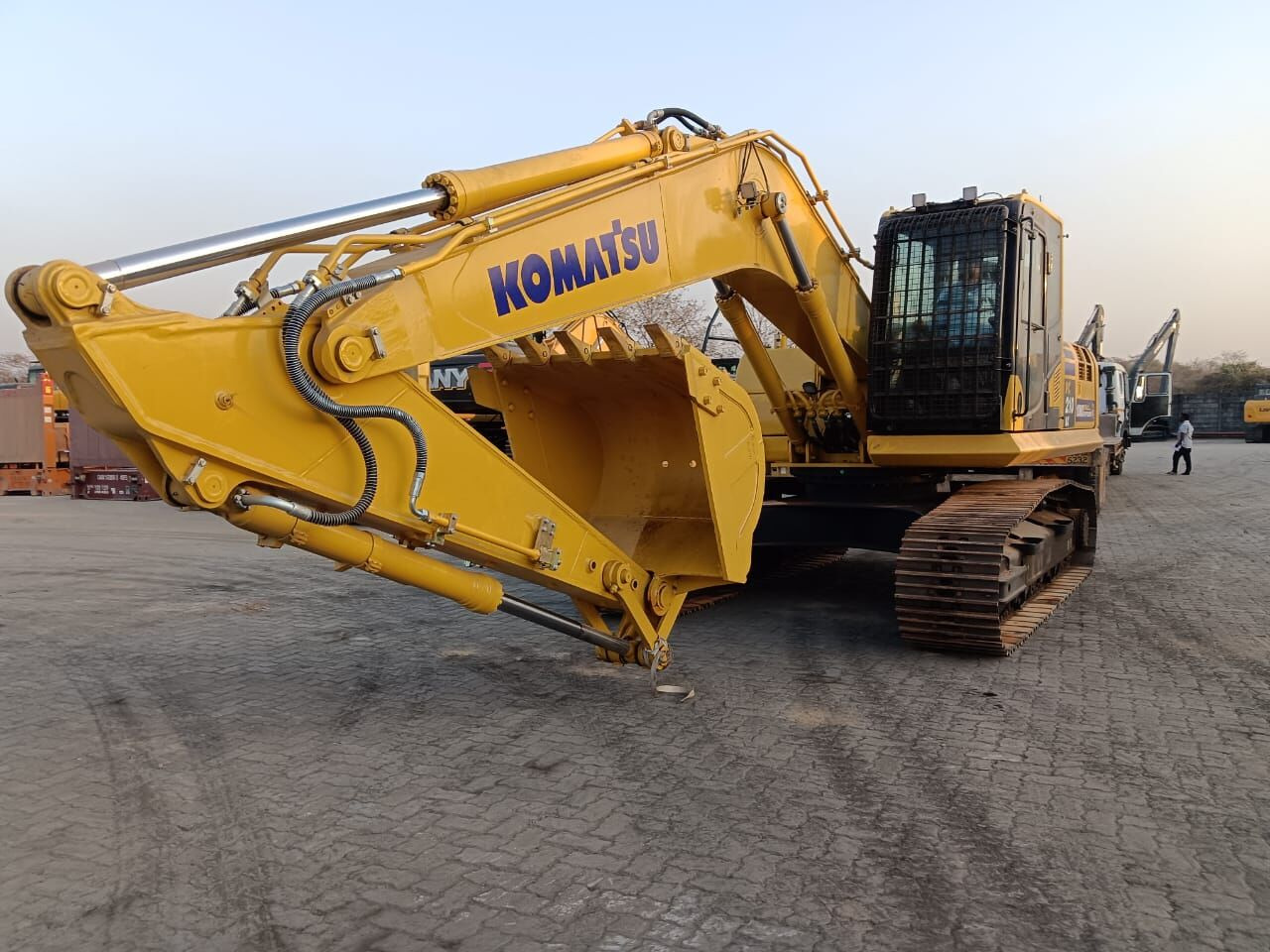 New Komatsu PC210 tracked excavator - حفار زحاف: صورة 5 New Komatsu PC210 tracked excavator - حفار زحاف: صورة 5