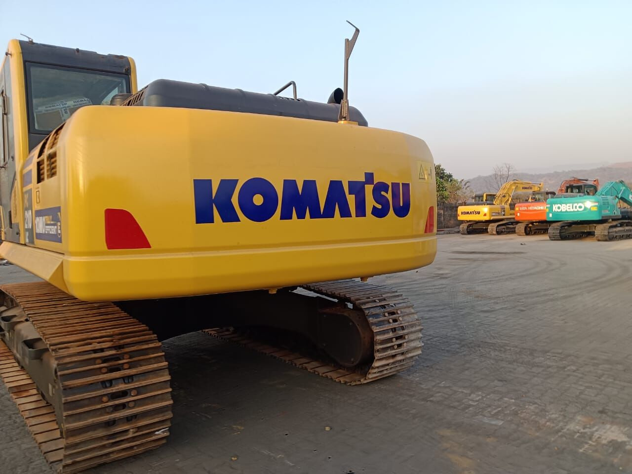New Komatsu PC210 tracked excavator - حفار زحاف: صورة 3 New Komatsu PC210 tracked excavator - حفار زحاف: صورة 3