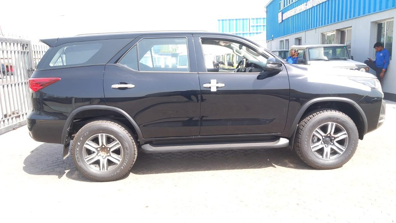 TOYOTA 2.7L SR5 - سيارة: صورة 1 TOYOTA 2.7L SR5 - سيارة: صورة 1