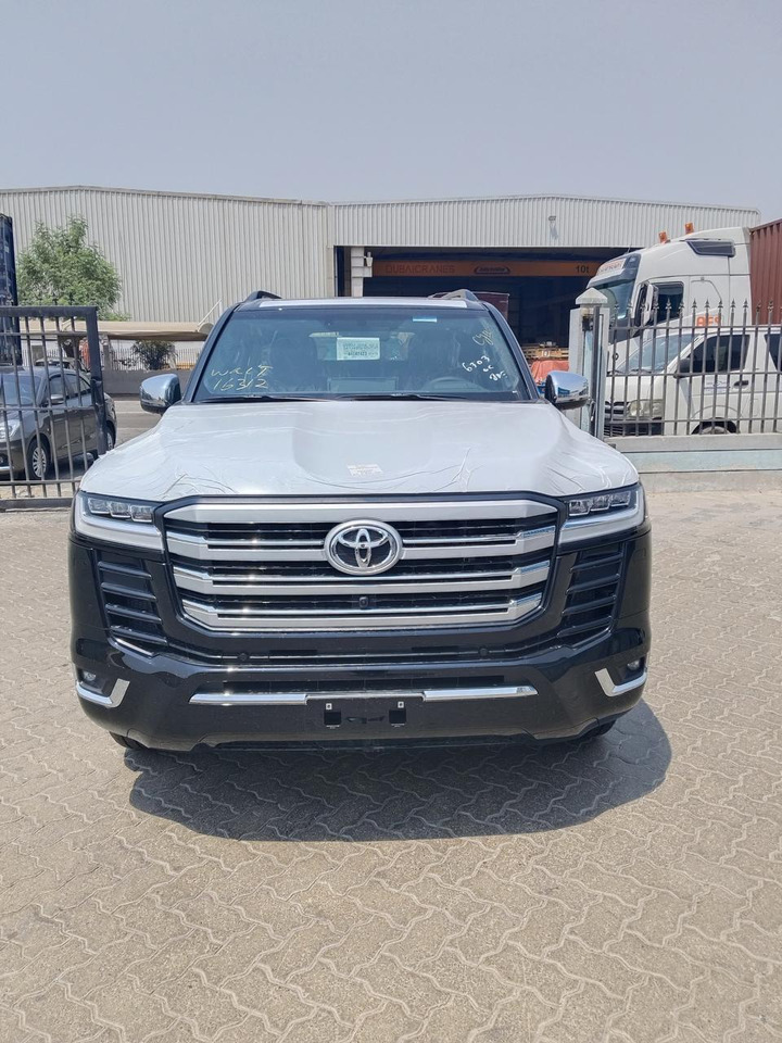Toyota Land Cruiser VXR - سيارة: صورة 2 Toyota Land Cruiser VXR - سيارة: صورة 2