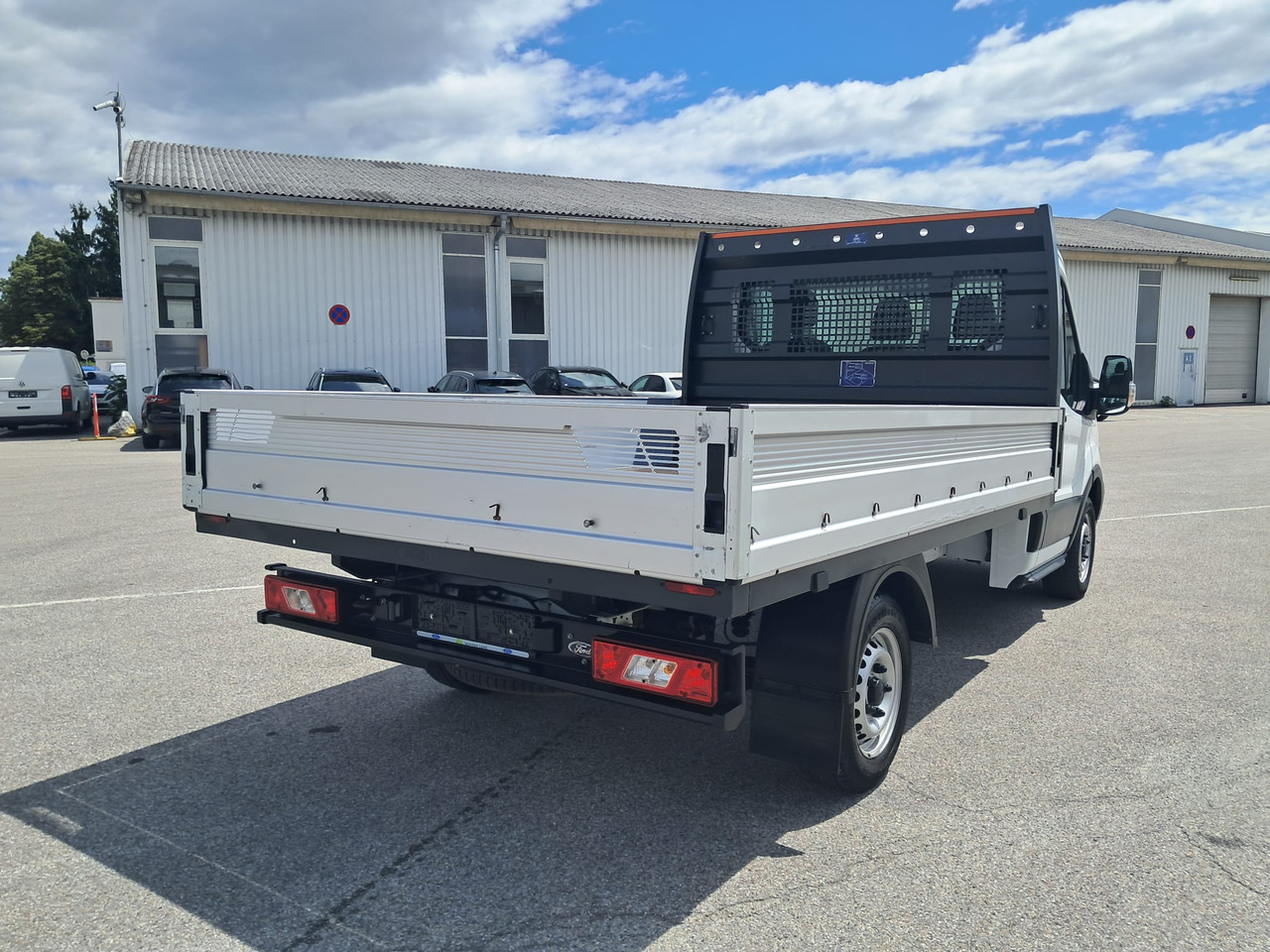 FORD TR Pritsche L2 | EZ 2018 | Euro 6 | Schaltgetr. - شاحنة مفتوحة: صورة 5 FORD TR Pritsche L2 | EZ 2018 | Euro 6 | Schaltgetr. - شاحنة مفتوحة: صورة 5