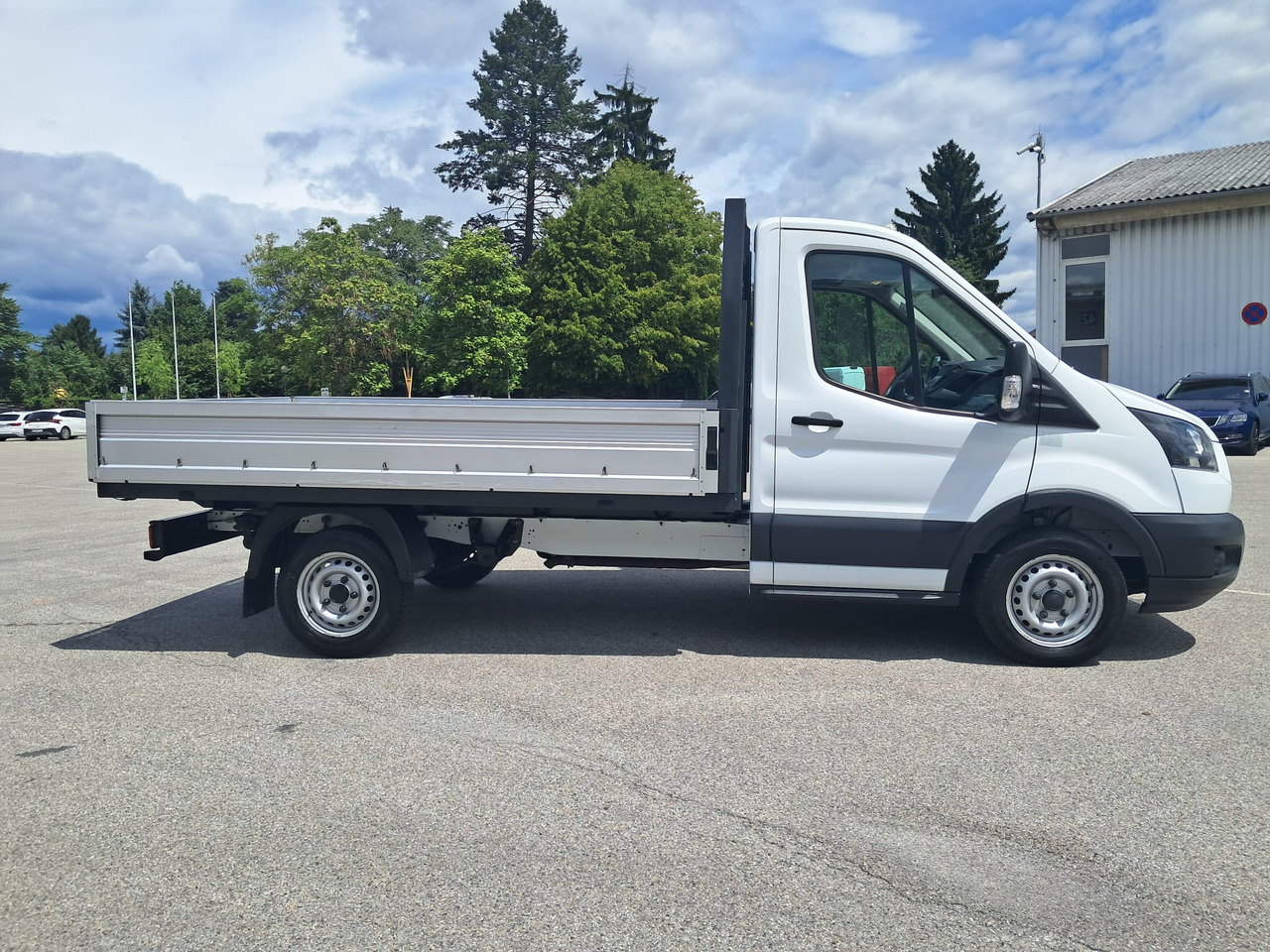 FORD TR Pritsche L2 | EZ 2018 | Euro 6 | Schaltgetr. - شاحنة مفتوحة: صورة 3 FORD TR Pritsche L2 | EZ 2018 | Euro 6 | Schaltgetr. - شاحنة مفتوحة: صورة 3