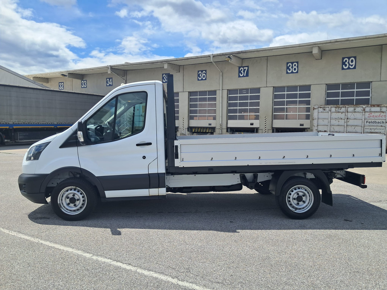 FORD TR Pritsche L2 | EZ 2018 | Euro 6 | Schaltgetr. - شاحنة مفتوحة: صورة 4 FORD TR Pritsche L2 | EZ 2018 | Euro 6 | Schaltgetr. - شاحنة مفتوحة: صورة 4